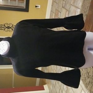 🌺Black Cuff Bell sleeve Turtleneck